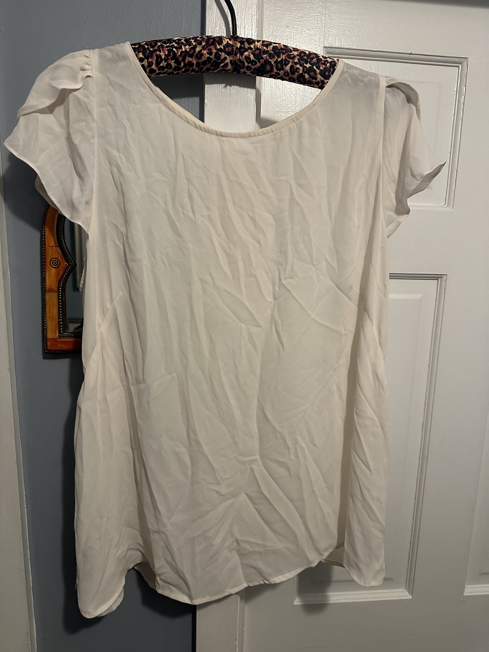 Women's Light Cream Short-Sleeve Blouse - Elegant Scoop Neck